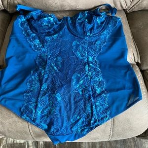 Intimate bodysuit and bra set